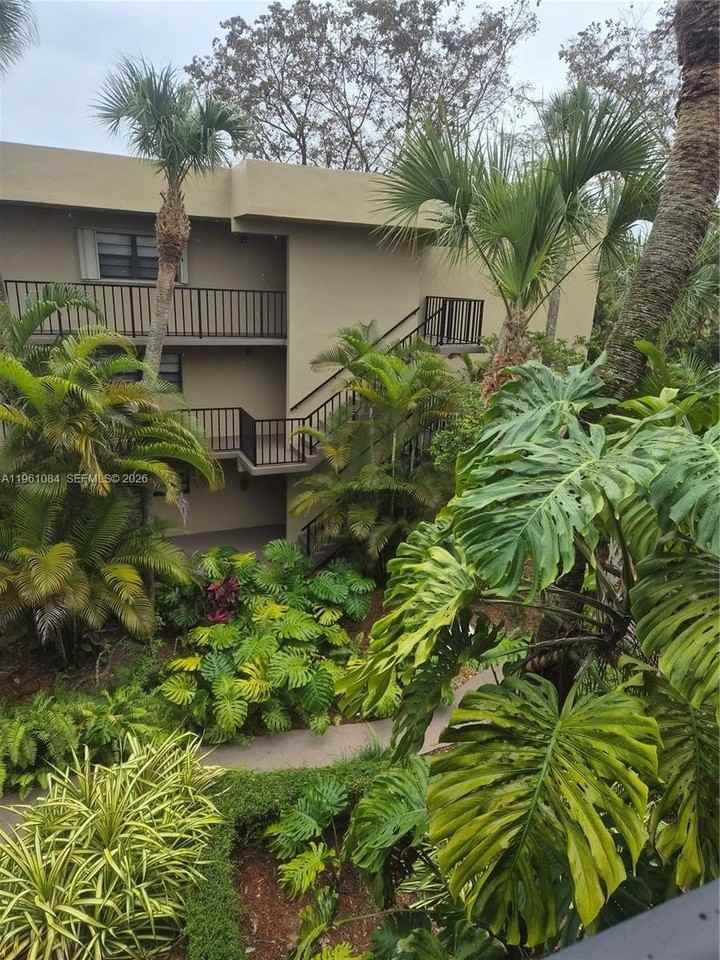 10855 Sw 112th Ave #311 - Photo 2 of 4