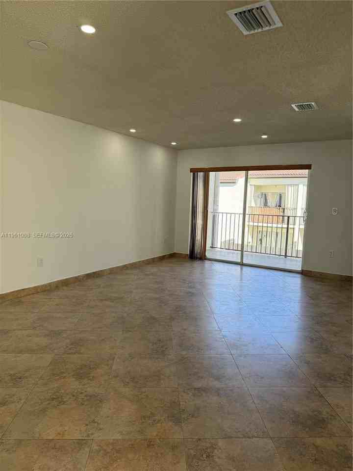 1181 Nw 125th Pl #203 - Photo 5 of 21