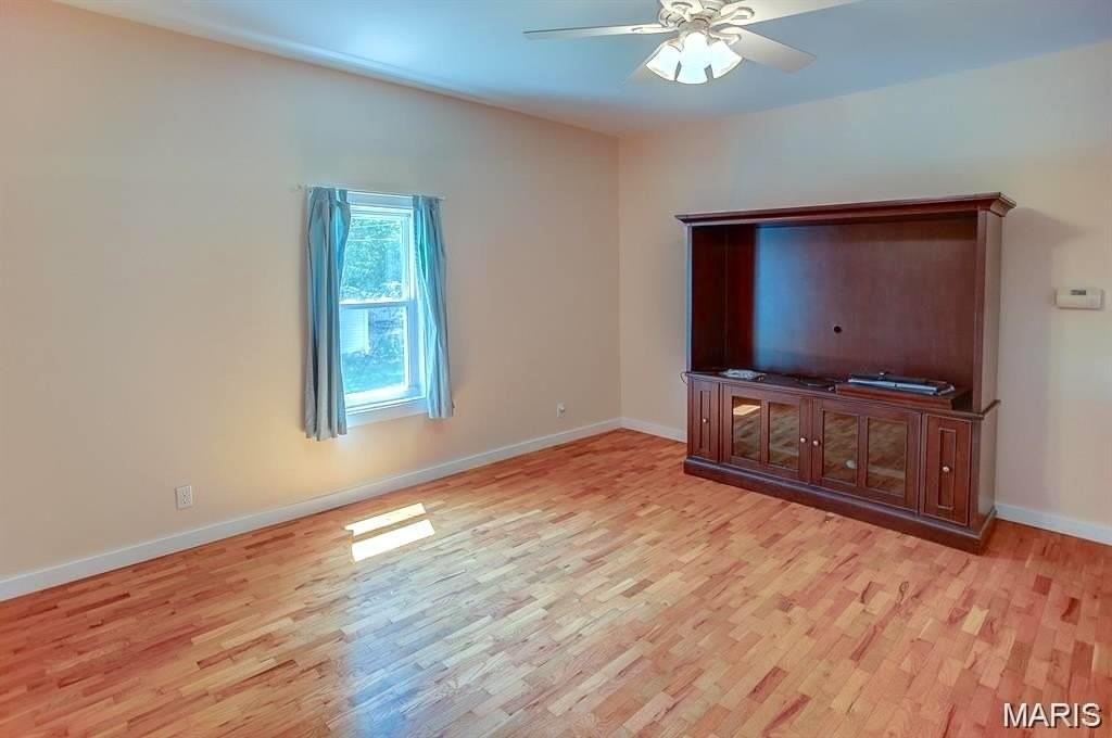 126 S Meridian Rd - Photo 3 of 22