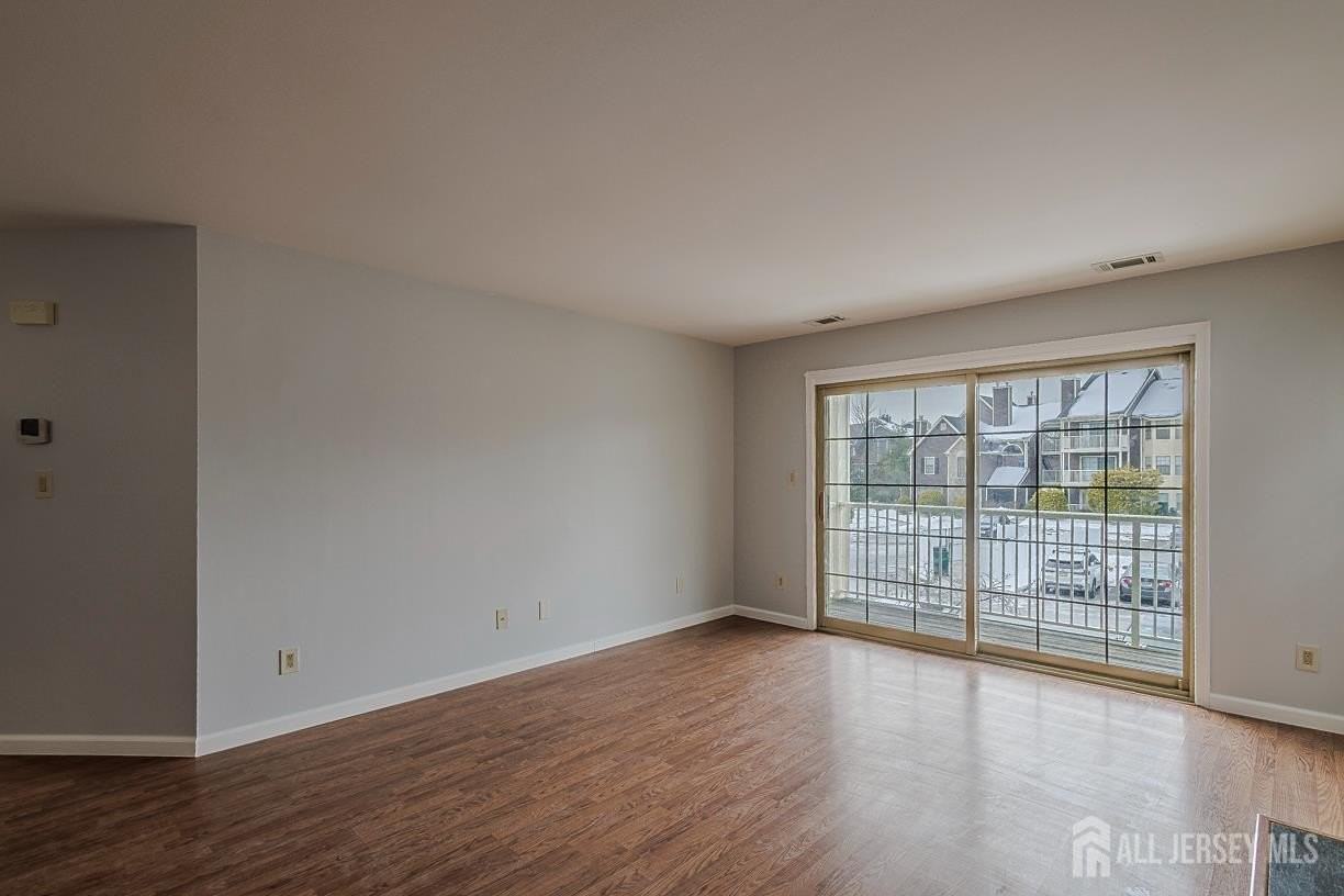 236 Blew Ct - Photo 2 of 33