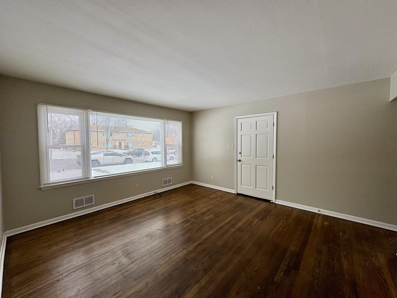 8129 W Villard Ave - Photo 3 of 19