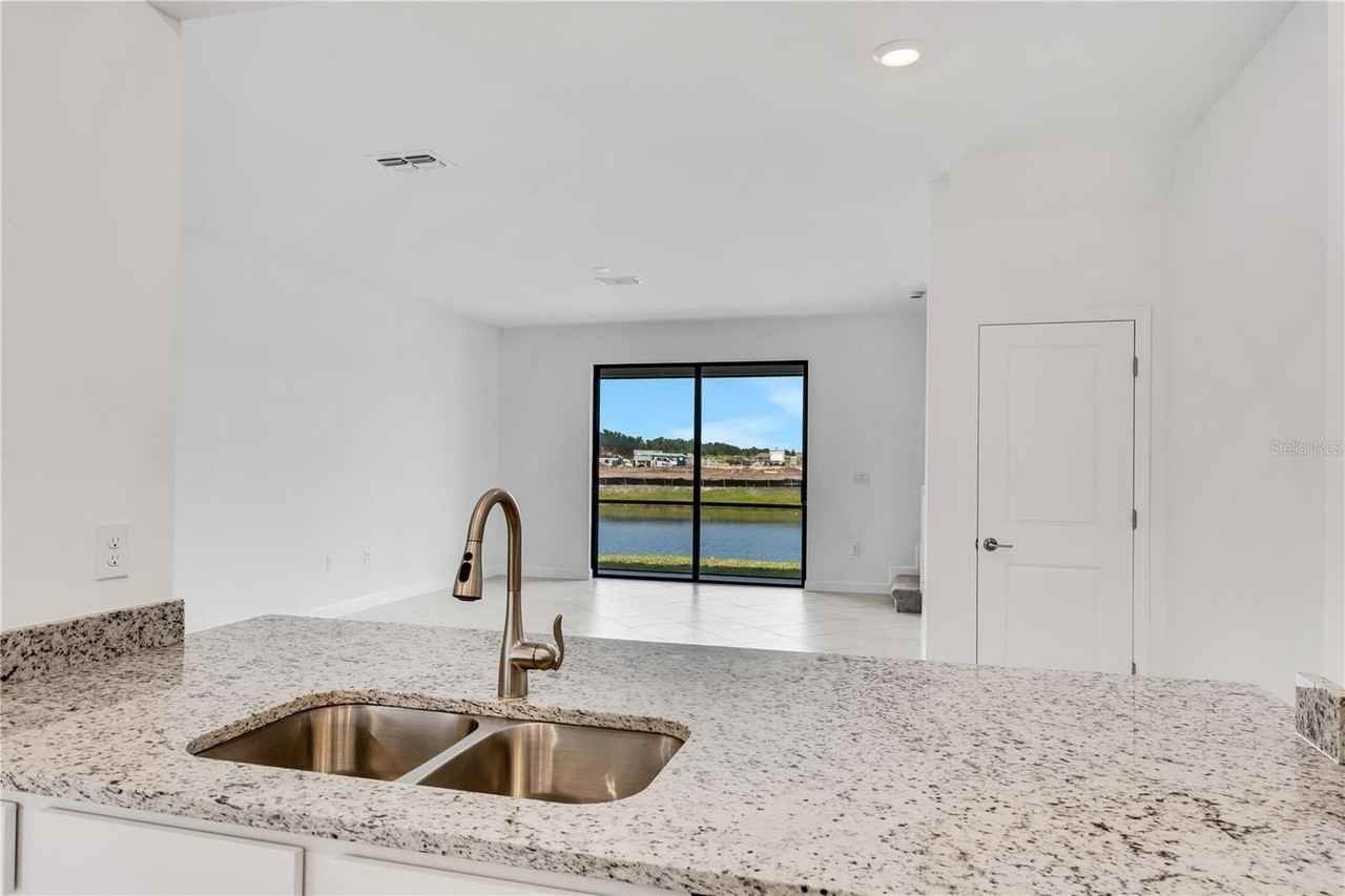 15172 Sunny Day Dr - Photo 5 of 50