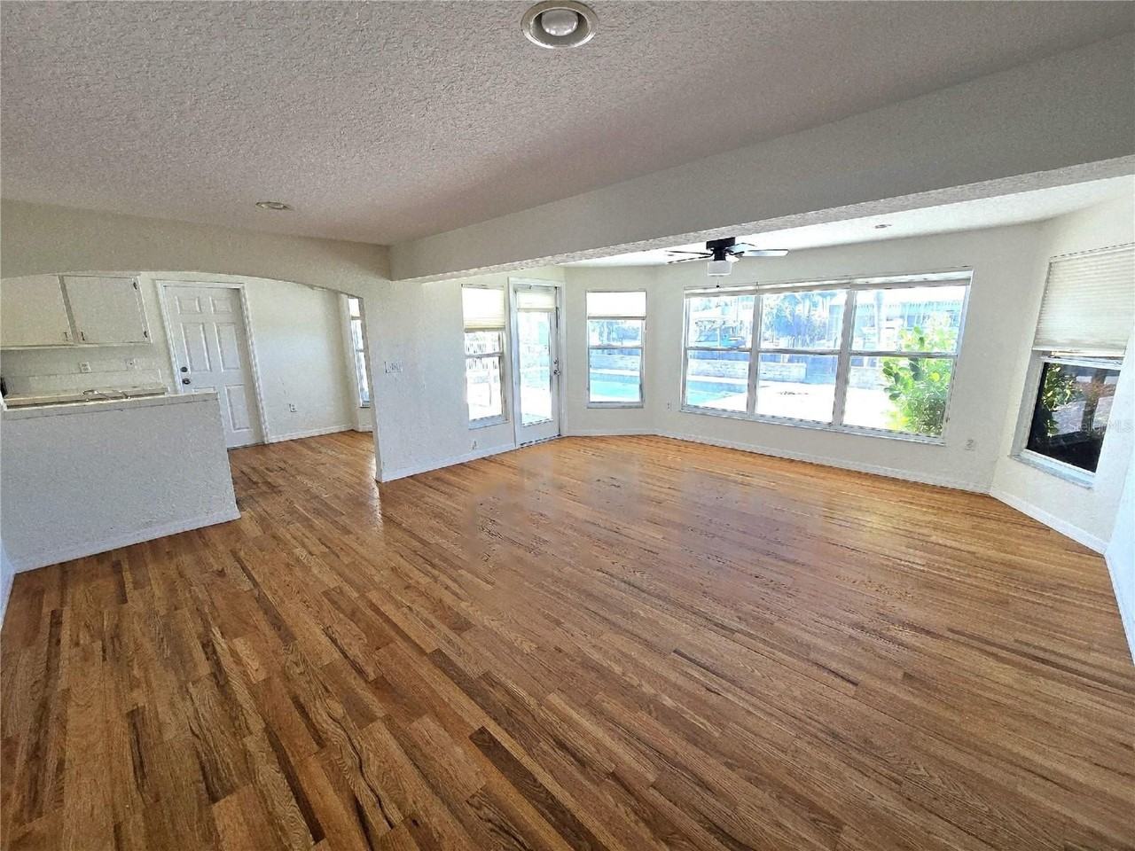 3616 Royal Palm Dr - Photo 7 of 20