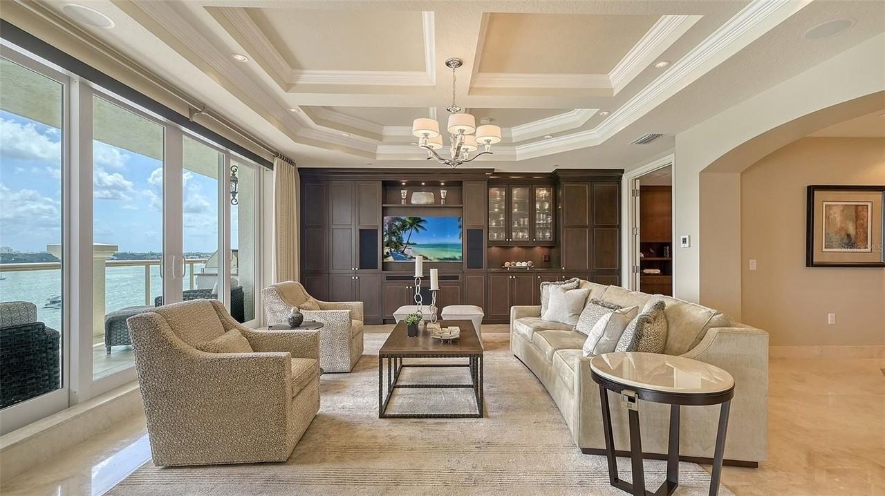 464 Golden Gate Pt #702 - Photo 5 of 50