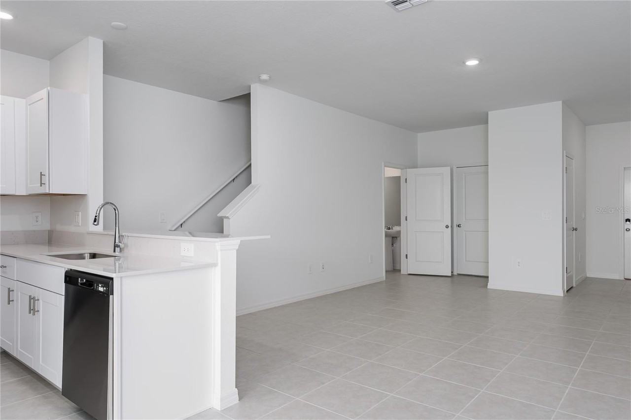 10964 65th Ter E - Photo 2 of 40