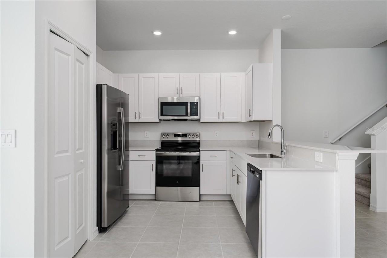 10964 65th Ter E - Photo 3 of 40