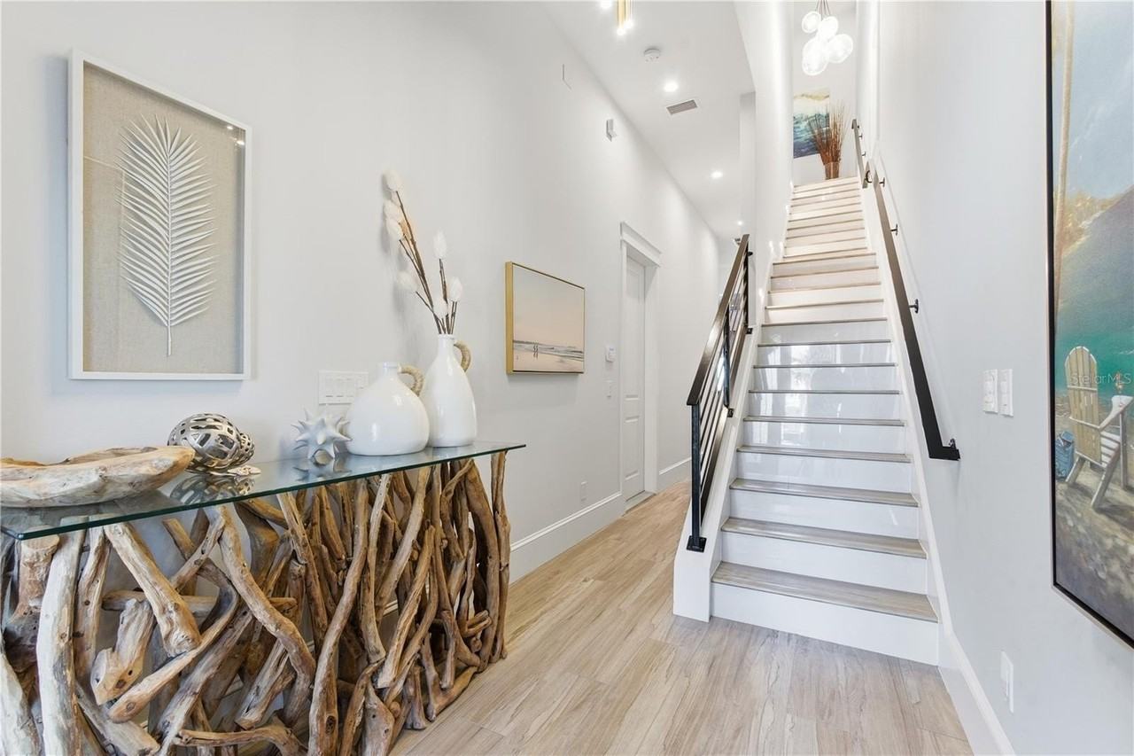 340 Ocean Crest Dr - Photo 3 of 50