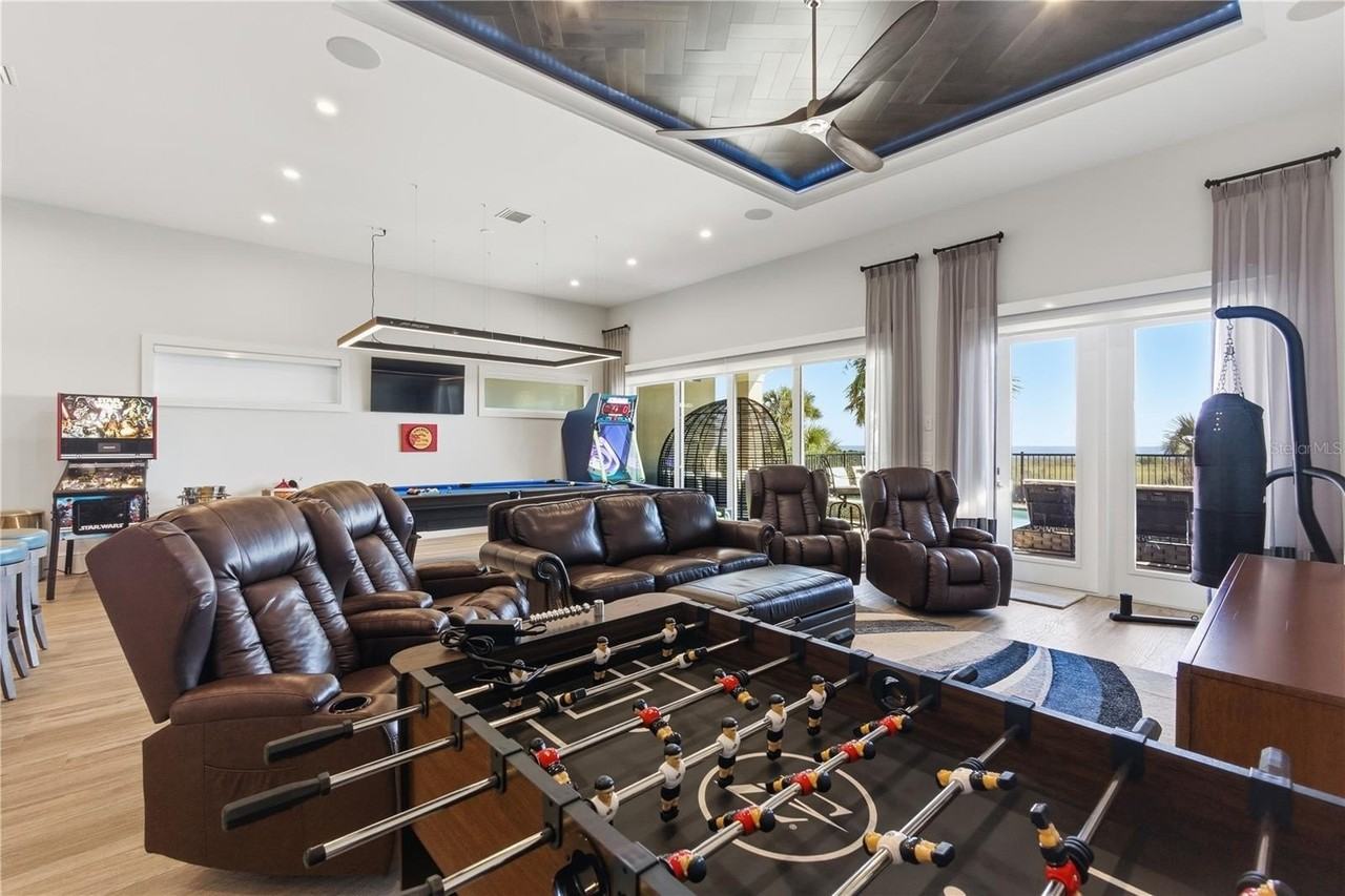 340 Ocean Crest Dr - Photo 7 of 50