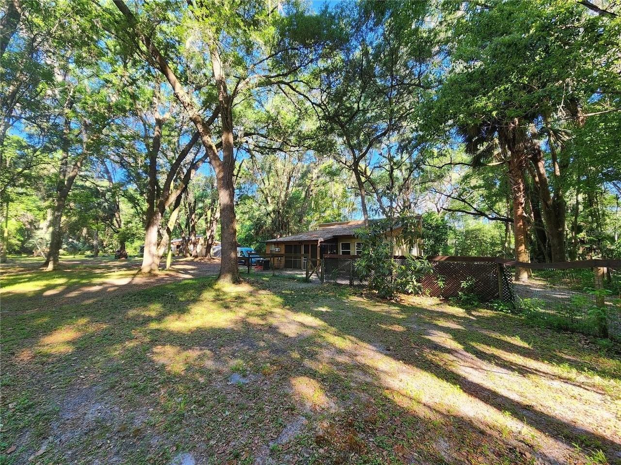 206 Ne Lucky Ave #B - Photo 2 of 31