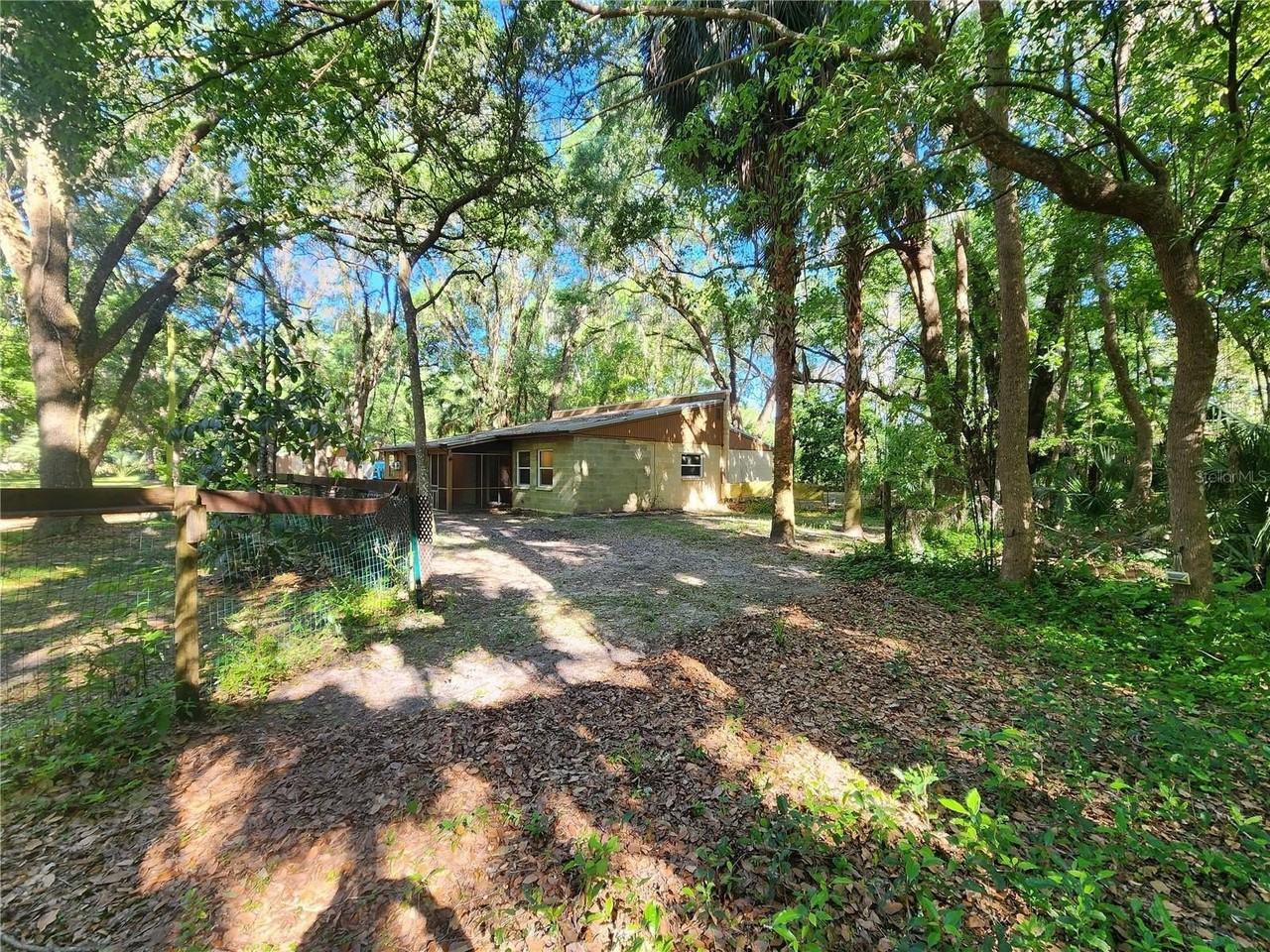 206 Ne Lucky Ave #B - Photo 6 of 31