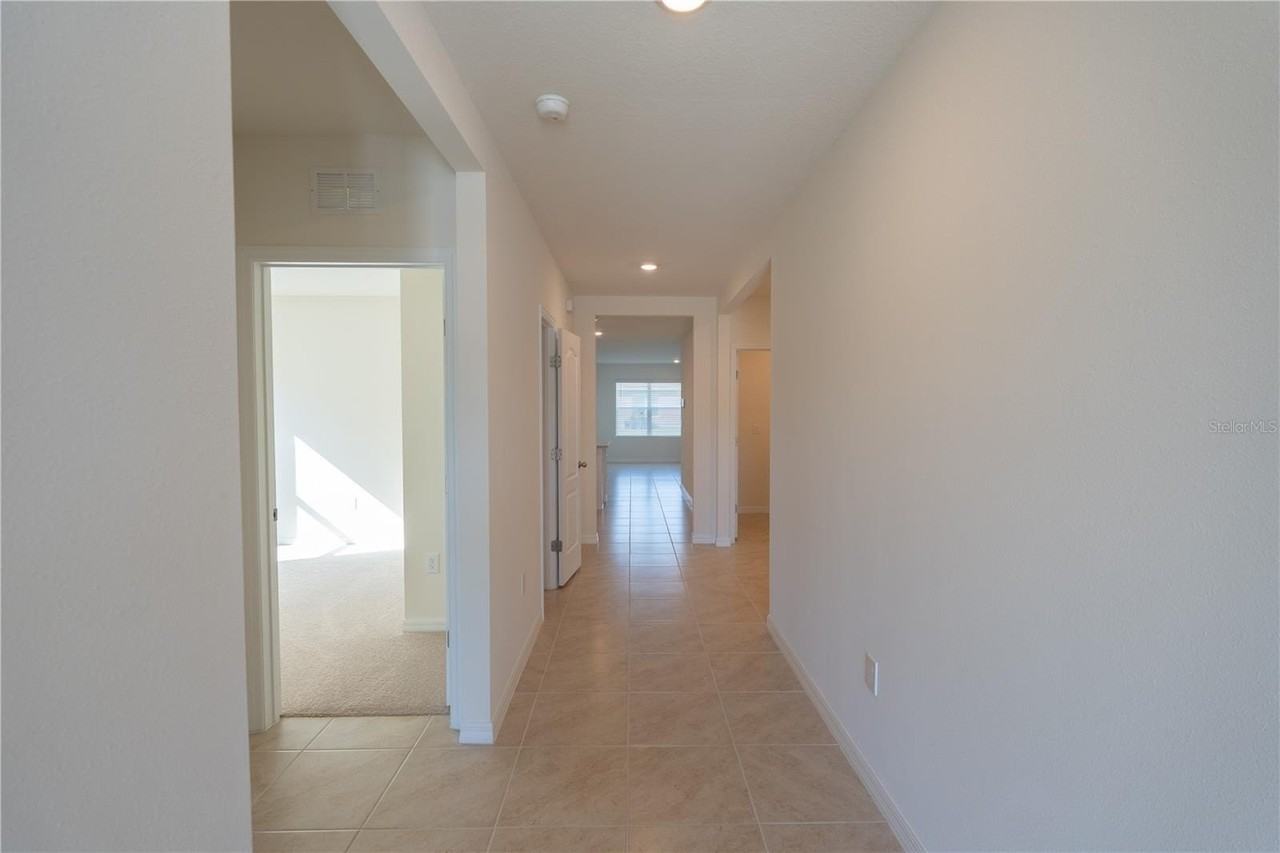 444 Taylor Groves Dr - Photo 5 of 49