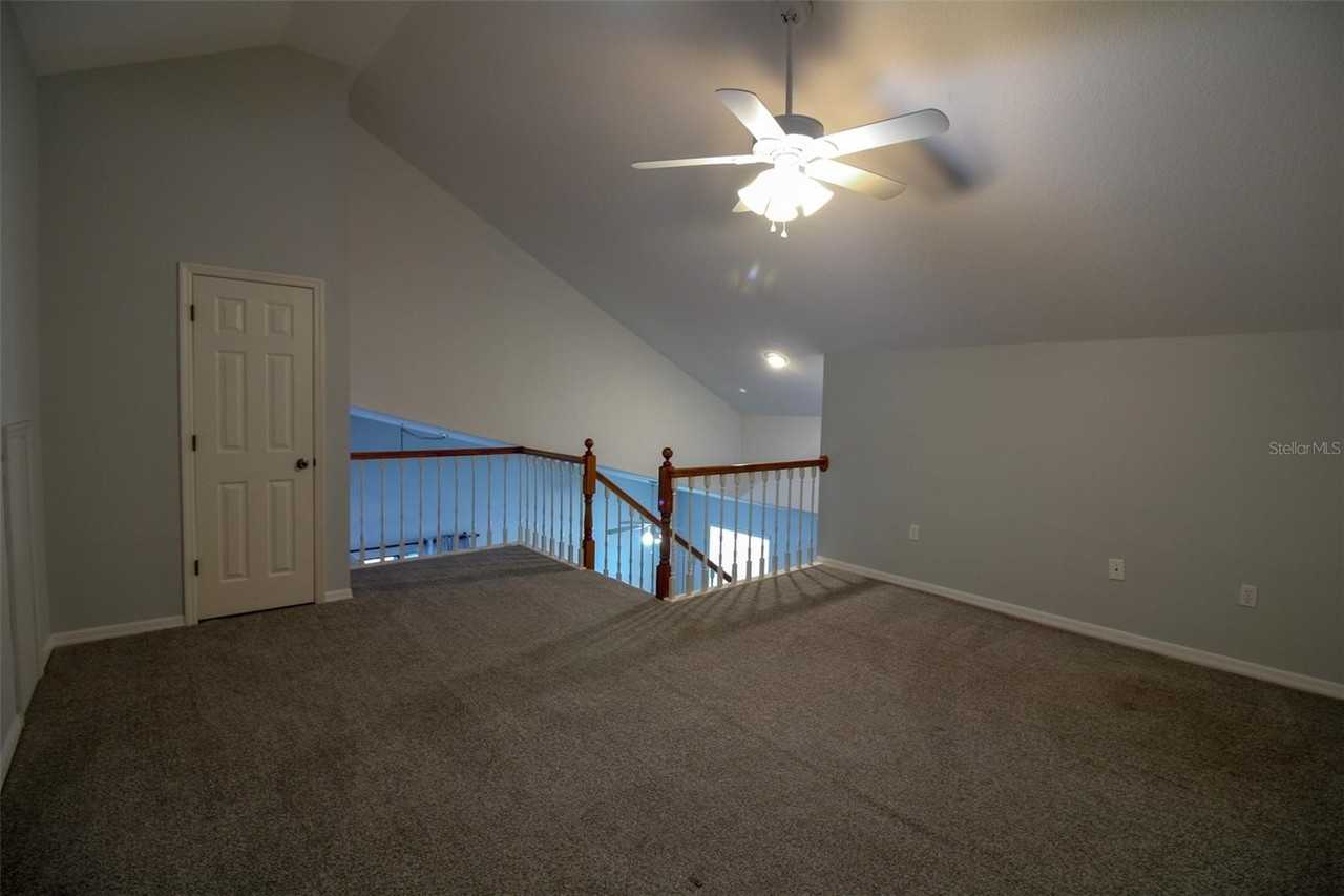 5048 Fairfield Ct - Photo 4 of 18