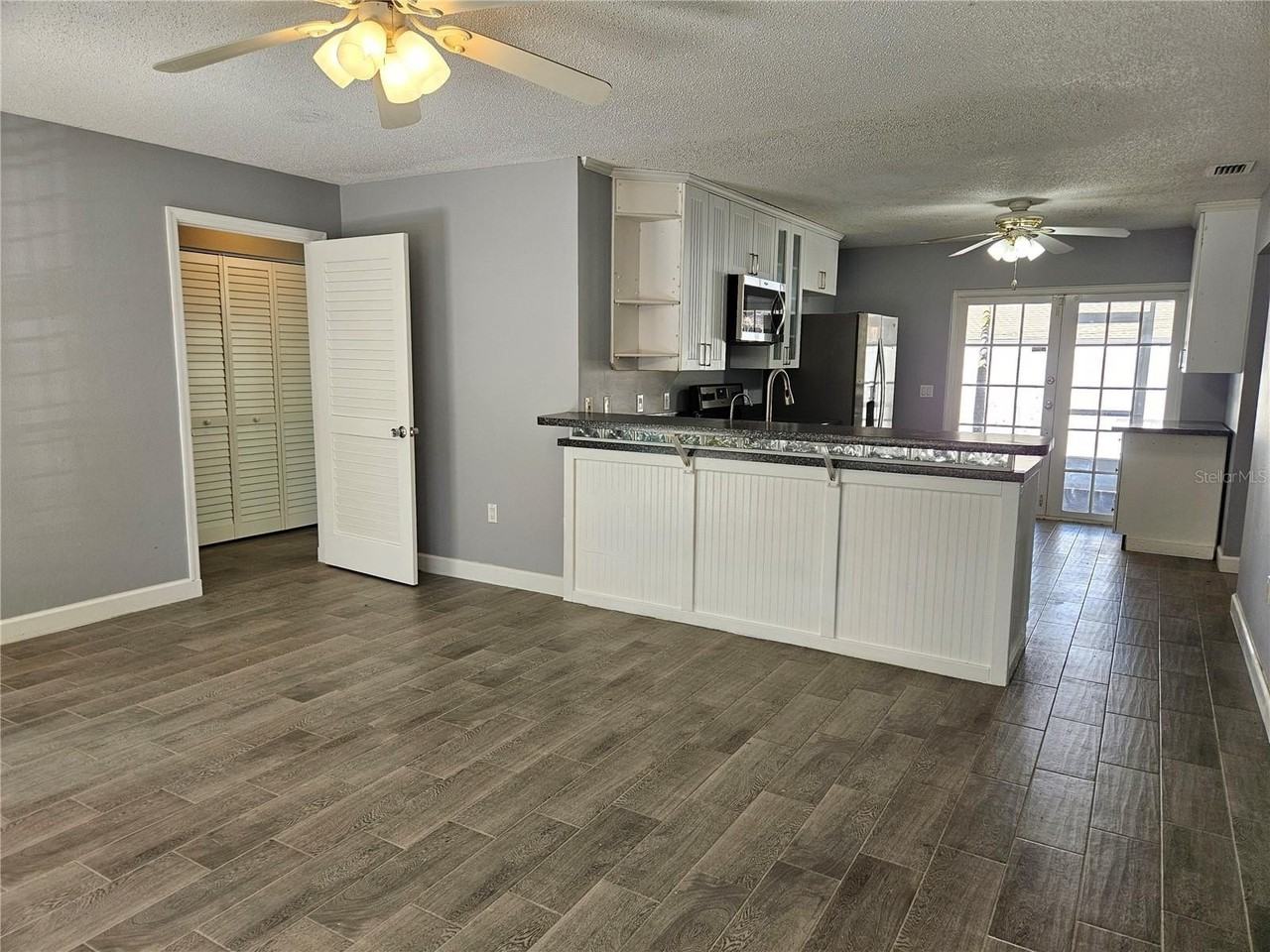 272 Loyola Rd - Photo 4 of 45