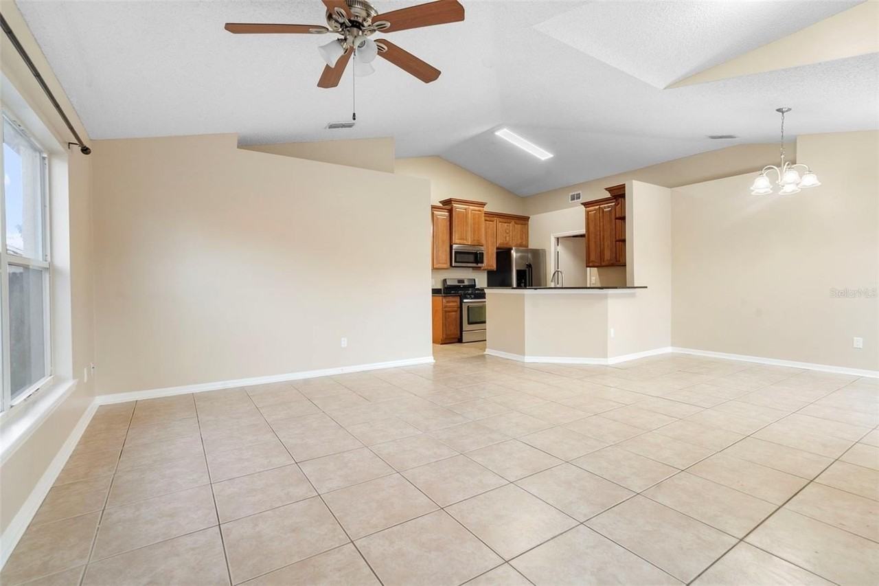 7831 Hidden Hollow Dr - Photo 6 of 32