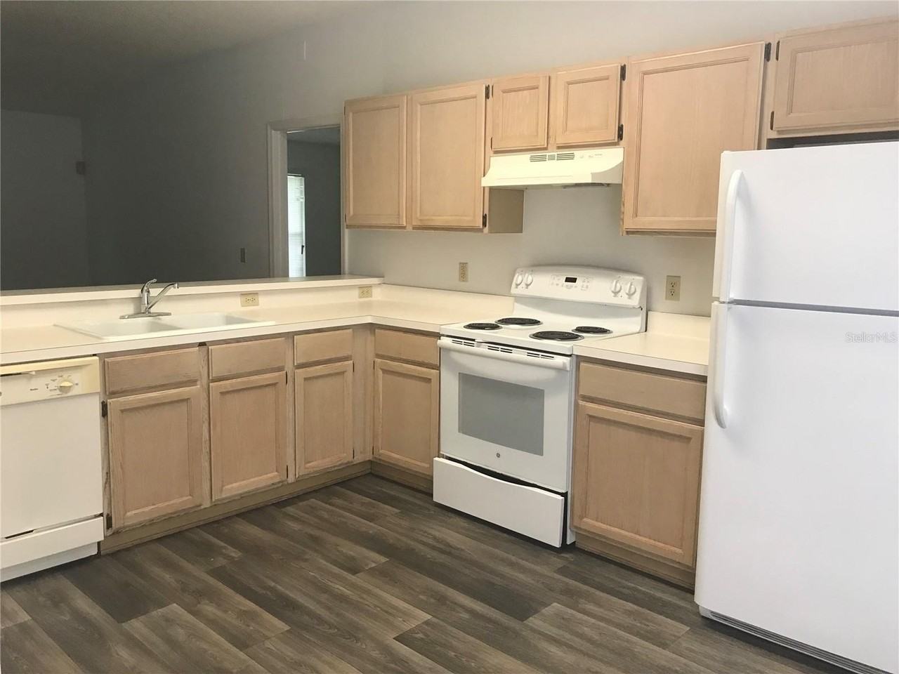 566 Short Pine Cir - Photo 3 of 14