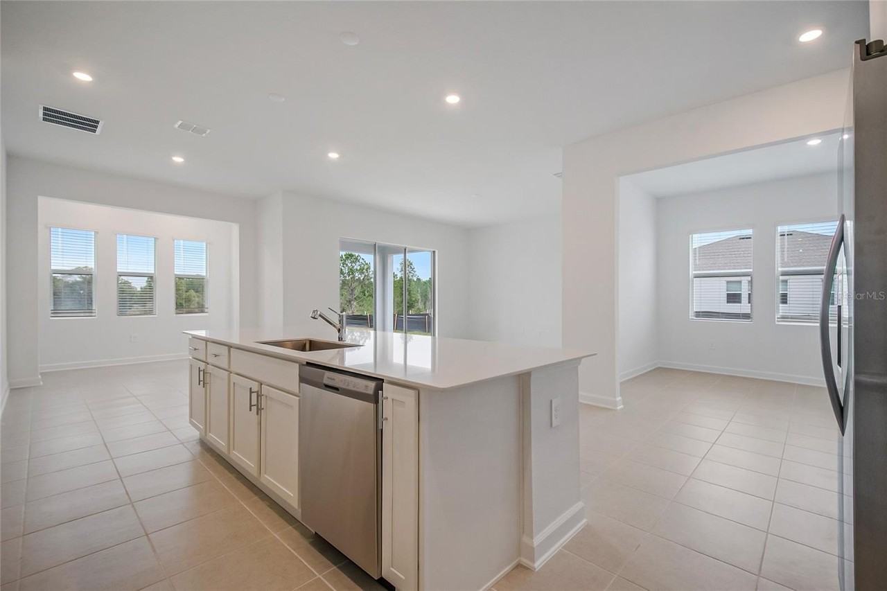 4068 Eastminster Rd - Photo 2 of 36