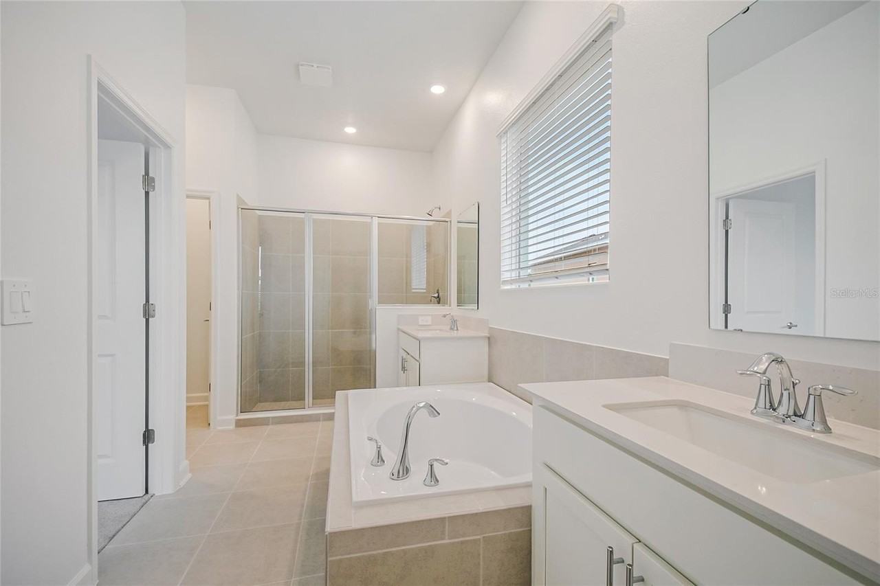 4068 Eastminster Rd - Photo 3 of 36