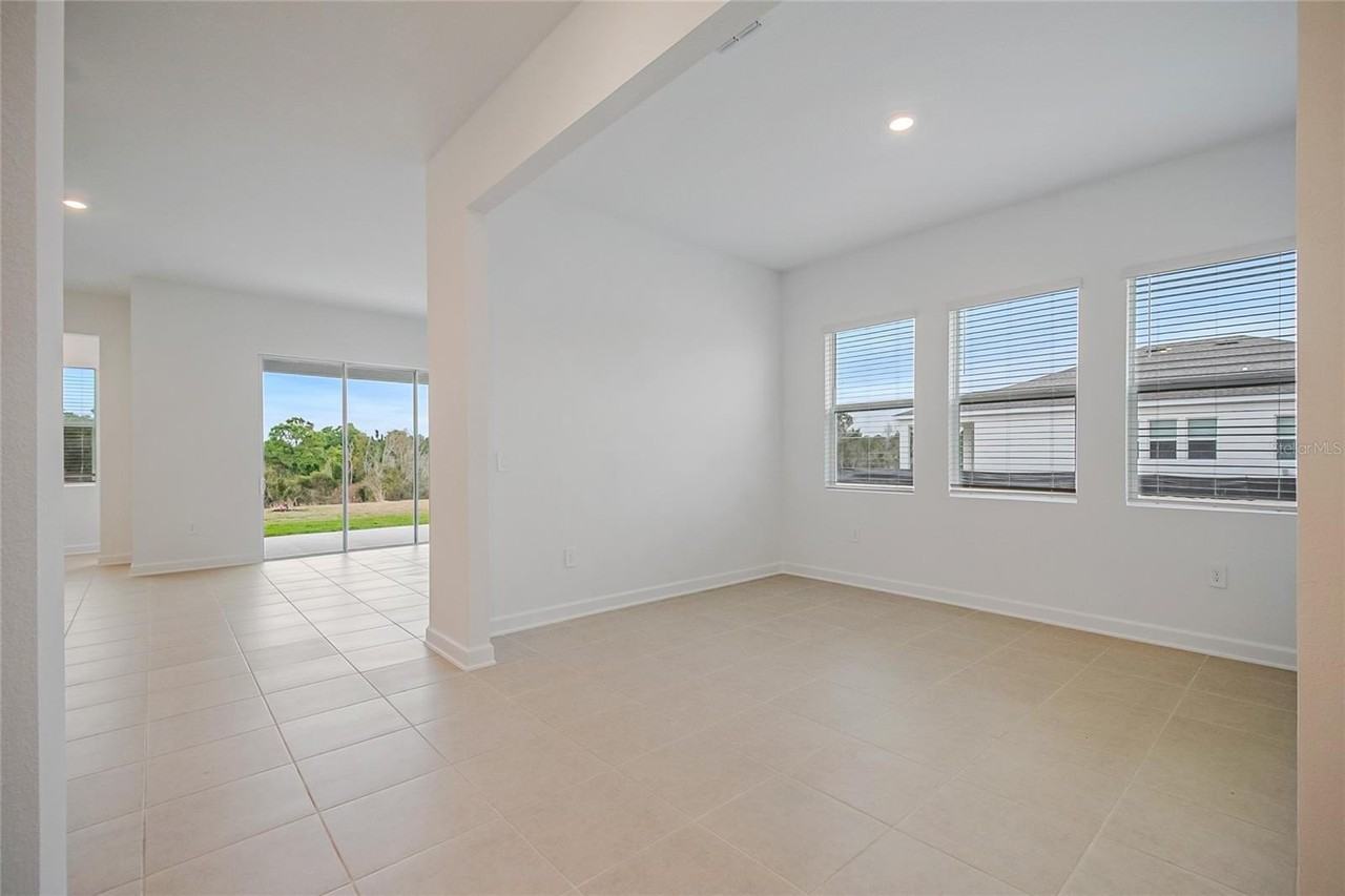 4068 Eastminster Rd - Photo 4 of 36