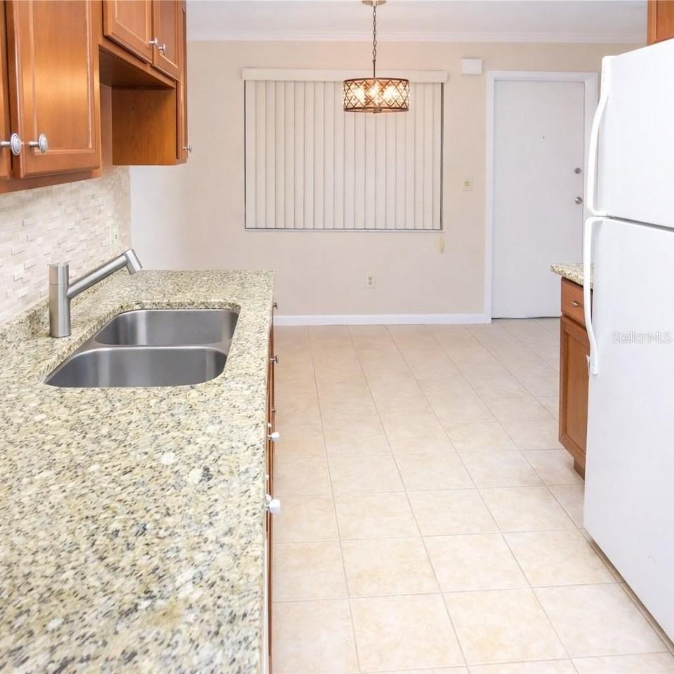 5273 Vineland Rd #103 - Photo 5 of 8