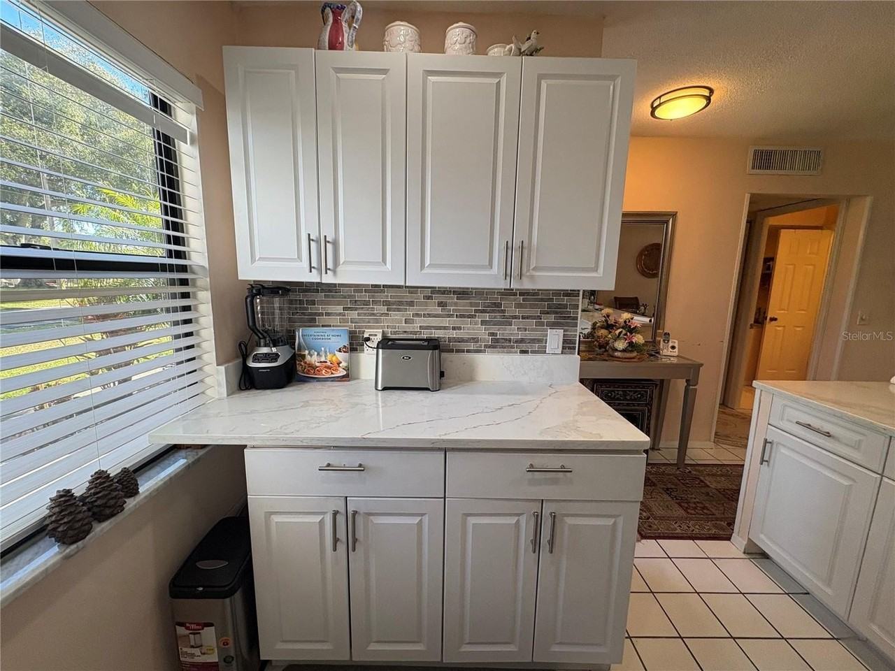 1606 Flint Dr W - Photo 4 of 29