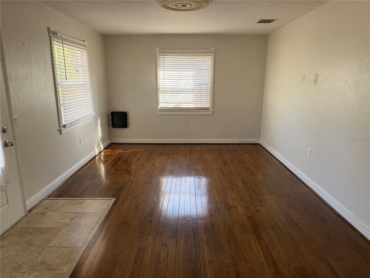 5335 6th St - Photo 5 of 30