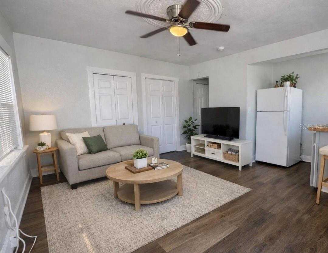 3927 6th St S - Photo 4 of 10