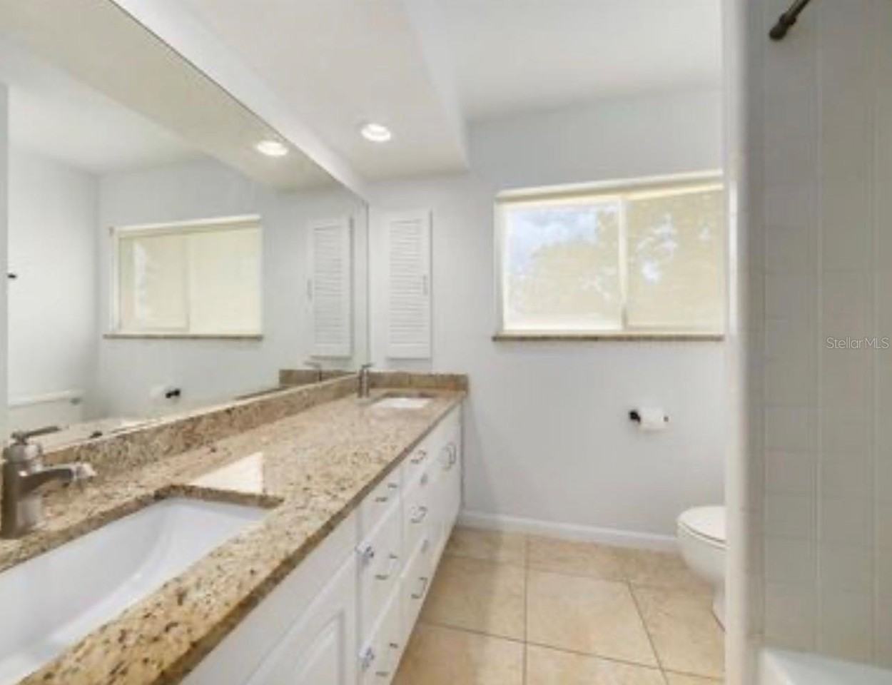 115 Lake Shore Dr E - Photo 6 of 25