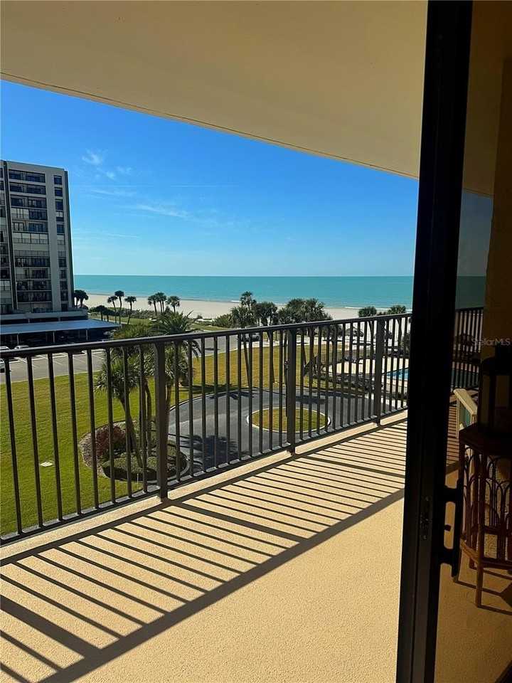 1460 Gulf Blvd #411 - Photo 7 of 42