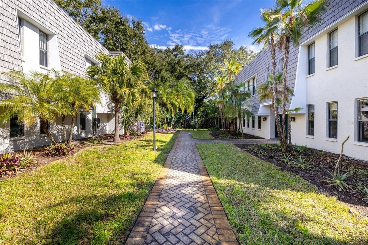 710 Lyndhurst St #223 - Photo 3 of 30