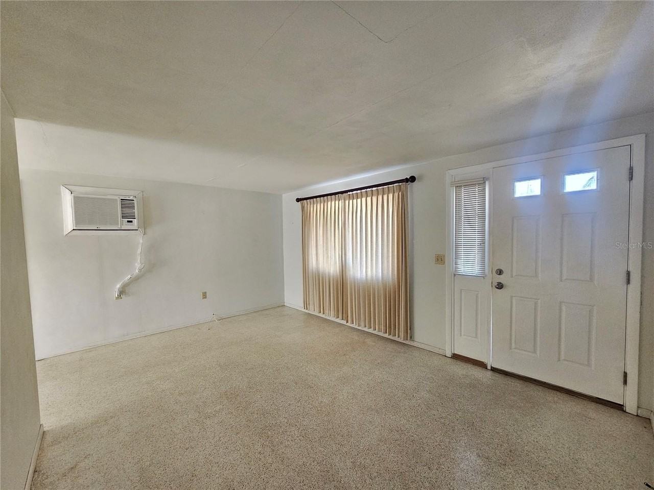 4519 Pirate Pl - Photo 6 of 21