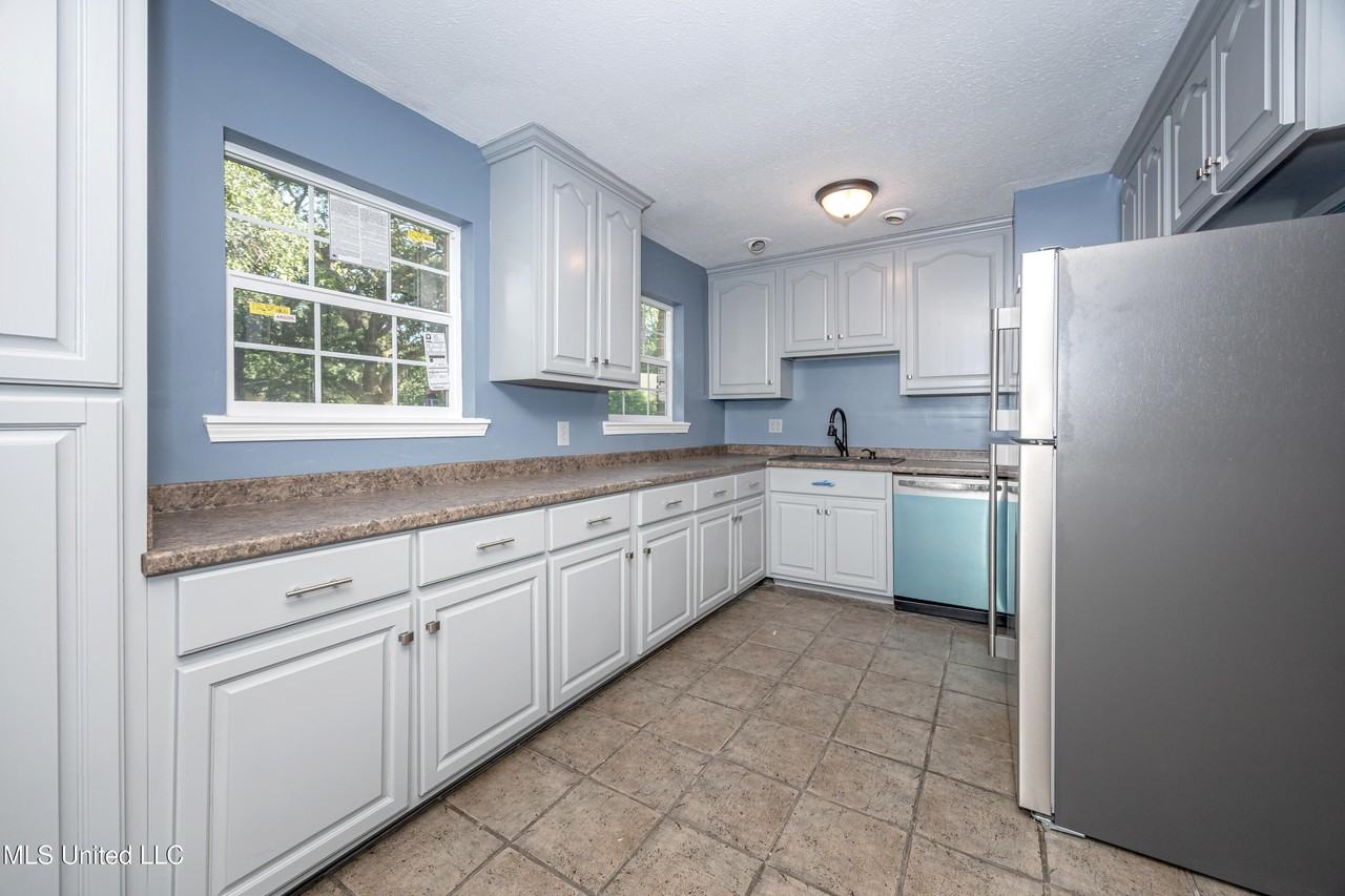 4702 Coronada Ave - Photo 7 of 44