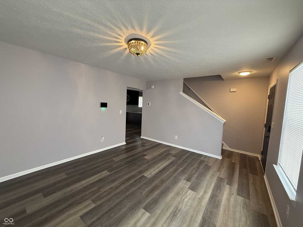 5643 Imperial Woods Cir - Photo 5 of 17