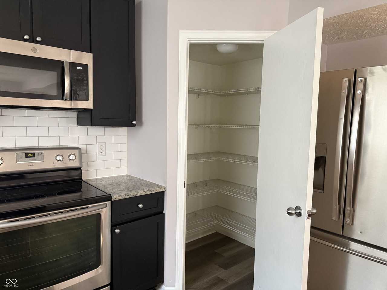 5643 Imperial Woods Cir - Photo 6 of 17