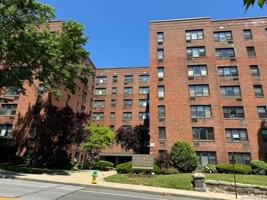 featured image of 11 Lake St Apt 3a #3A