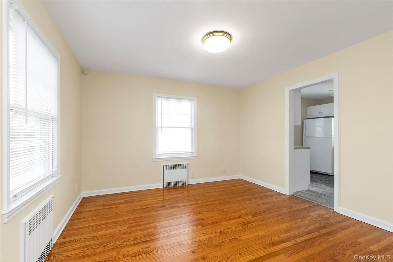 19 Anstice St - Photo 7 of 25