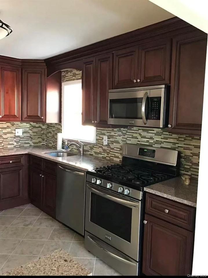 3630 166th St Apt 2 #2FL - Photo 5 of 10