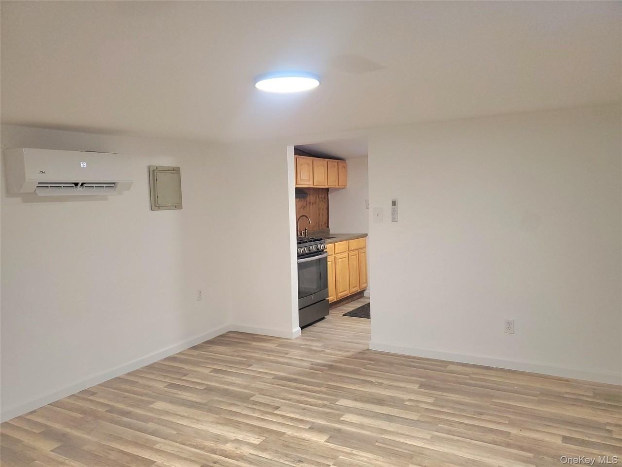 4 Poplar St Unit B #B - Photo 3 of 9