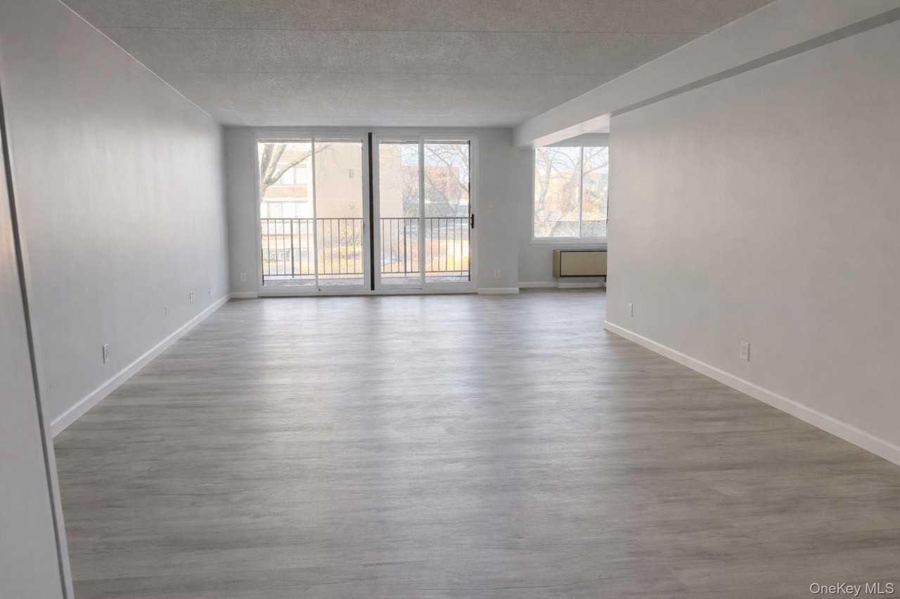 20933 26th Ave #1C - Photo 2 of 9