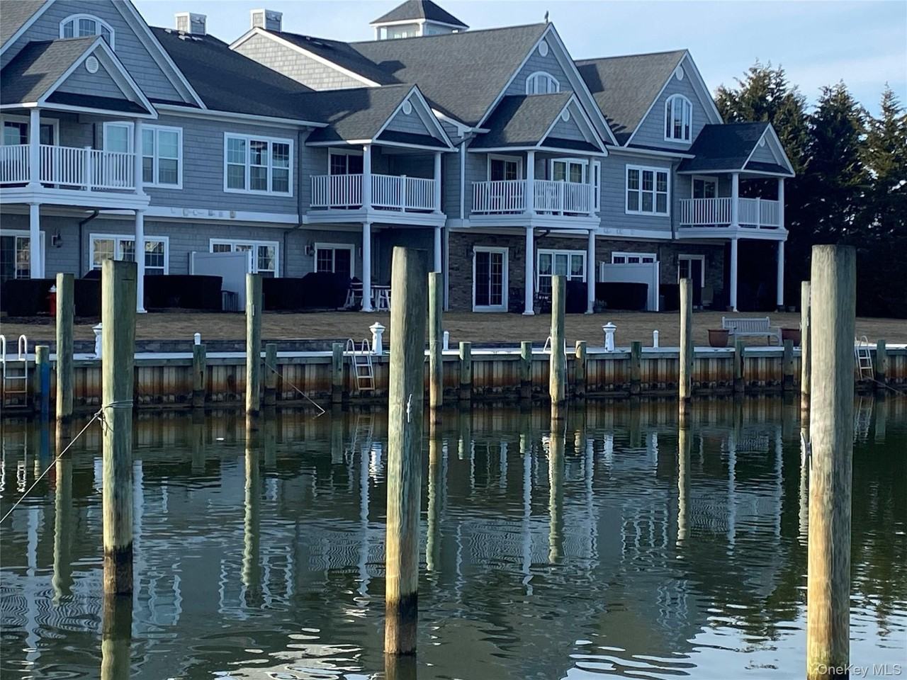 11 Nicole Ct - Photo 2 of 39