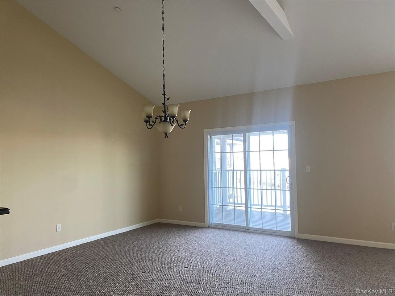 11 Nicole Ct - Photo 4 of 39