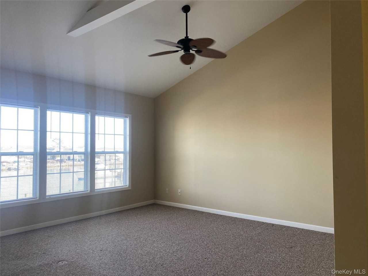 11 Nicole Ct - Photo 5 of 39