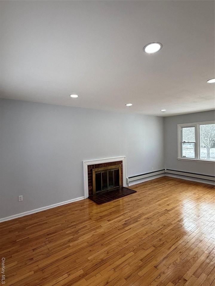 7 Ramsey Rd - Photo 3 of 20