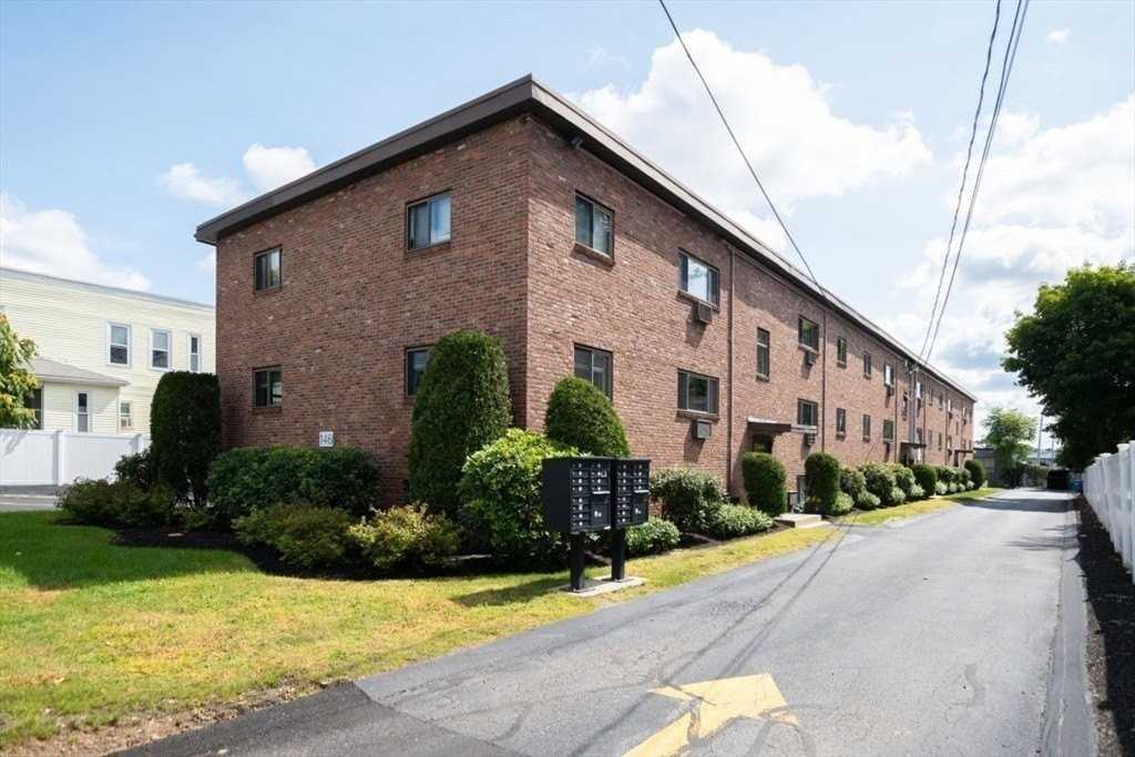 146 Willow St Apt 35 #35 - Photo 2 of 16