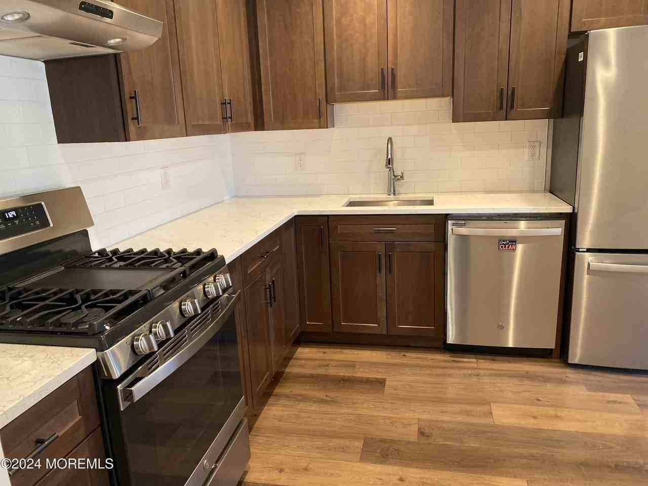 66 Holly Dr - Photo 6 of 28