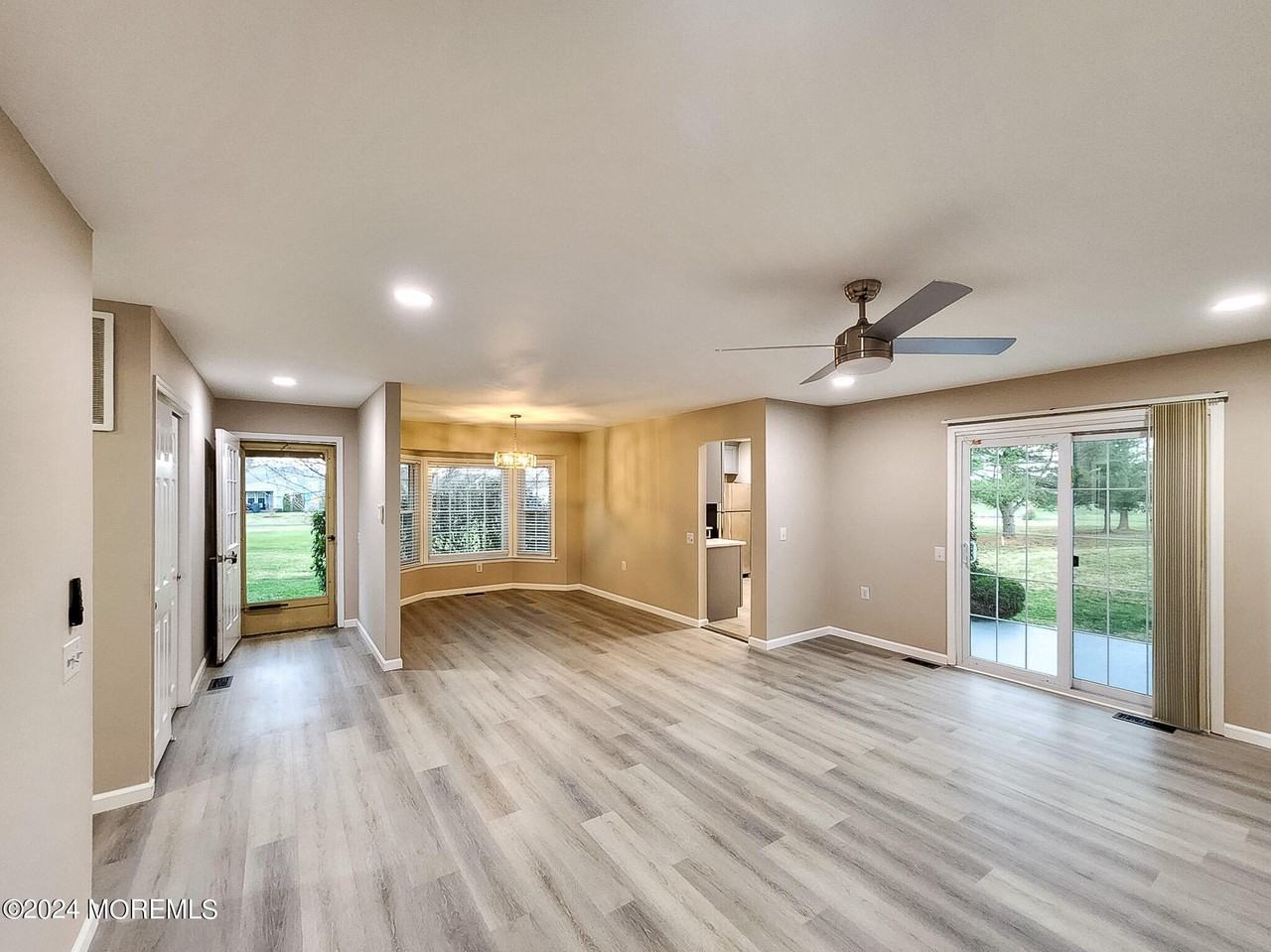 3D John Adams Ct - Photo 3 of 31