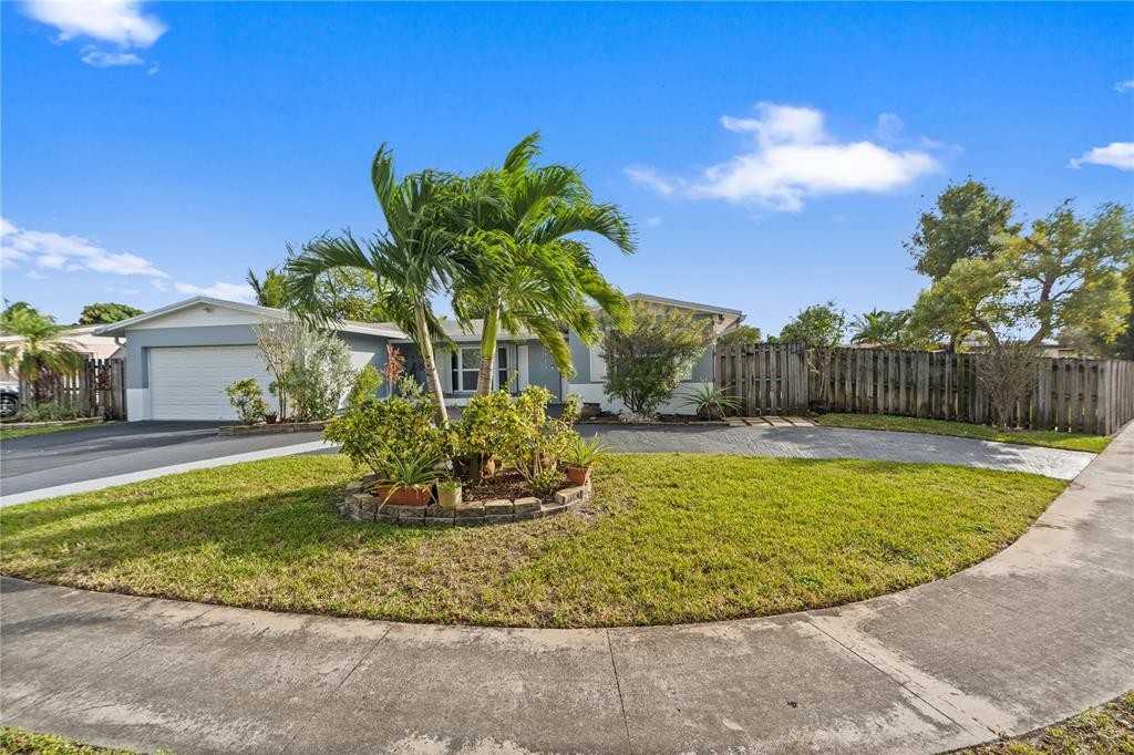 8930 Nw 23rd St - Photo 6 of 8