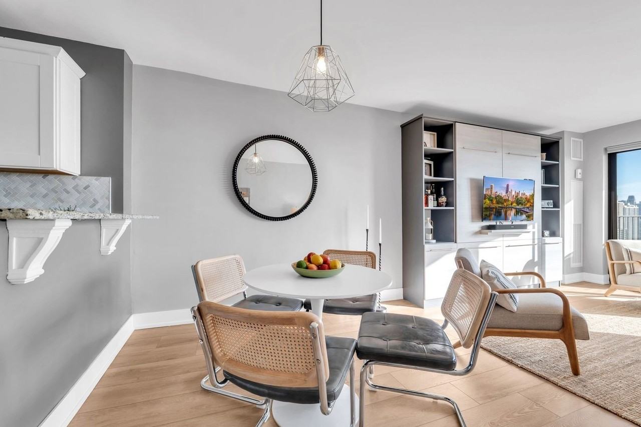 2020 N Lincoln Park W Apt 30l #30L - Photo 3 of 41