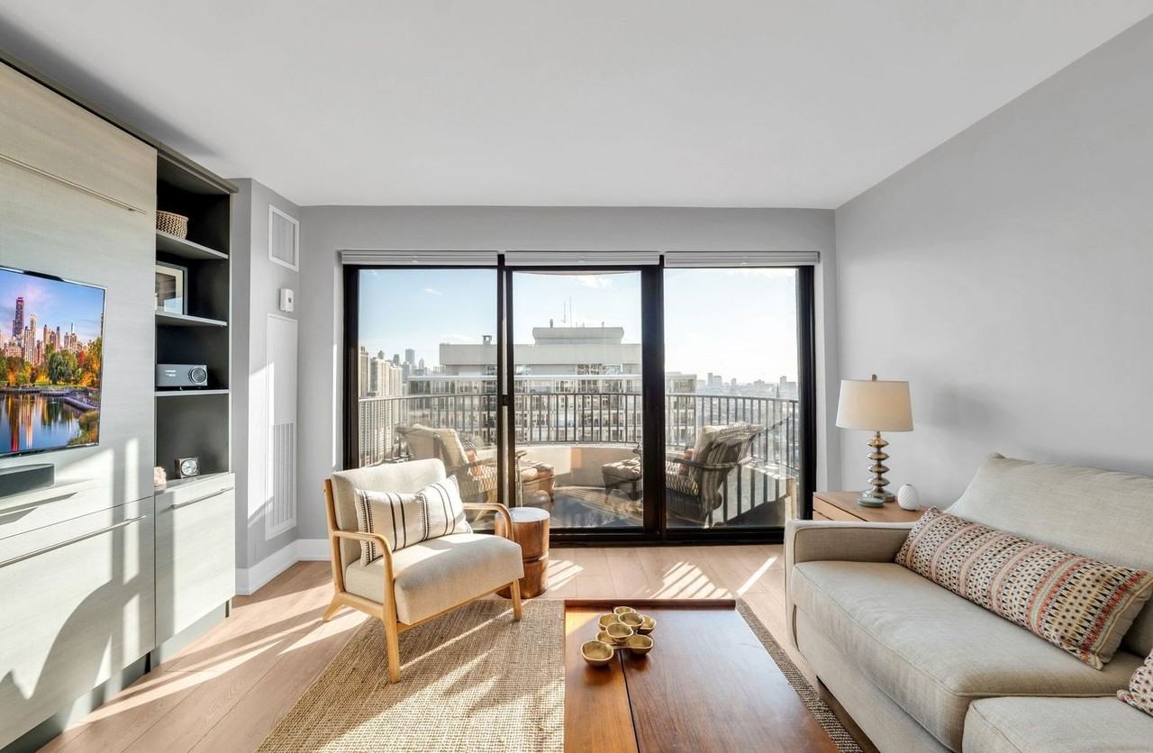 2020 N Lincoln Park W Apt 30l #30L - Photo 5 of 41