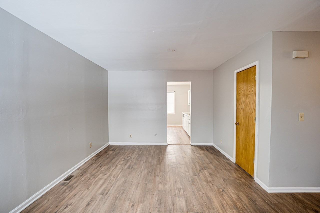 1209 Gage St - Photo 3 of 16