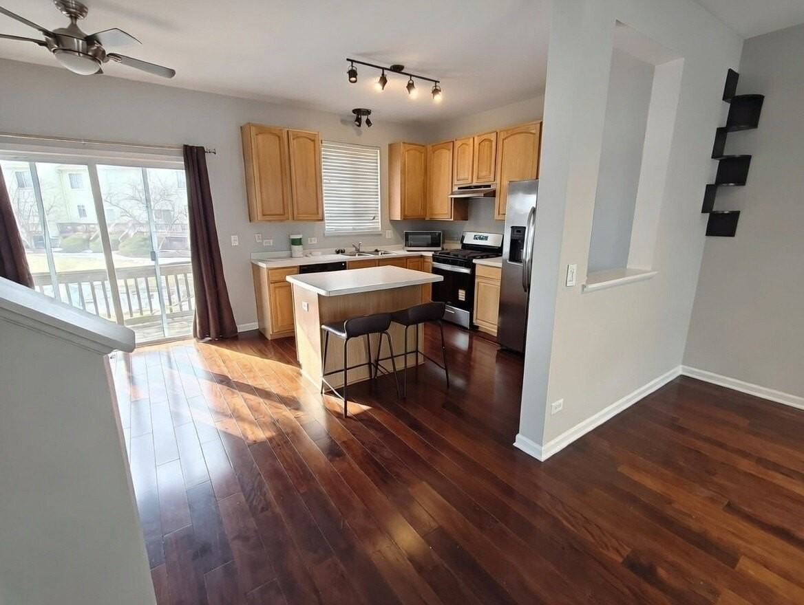 1819 Indian Hill Ln Unit 1819 #1819 - Photo 4 of 17